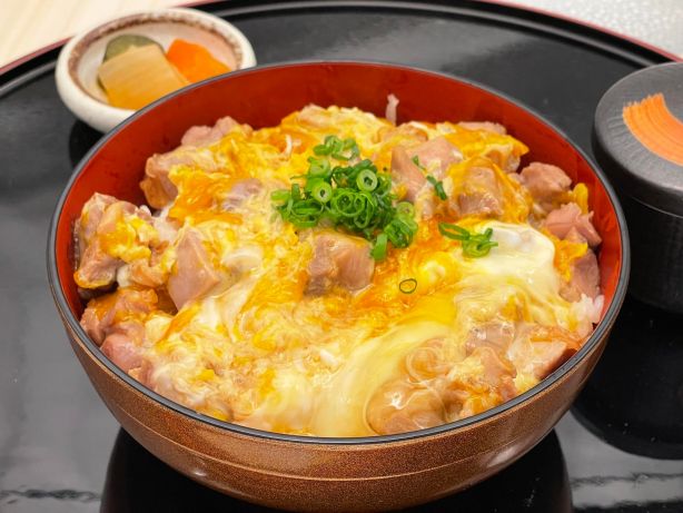 甲州地どりと黒富士農場放牧卵の親子丼(並) 